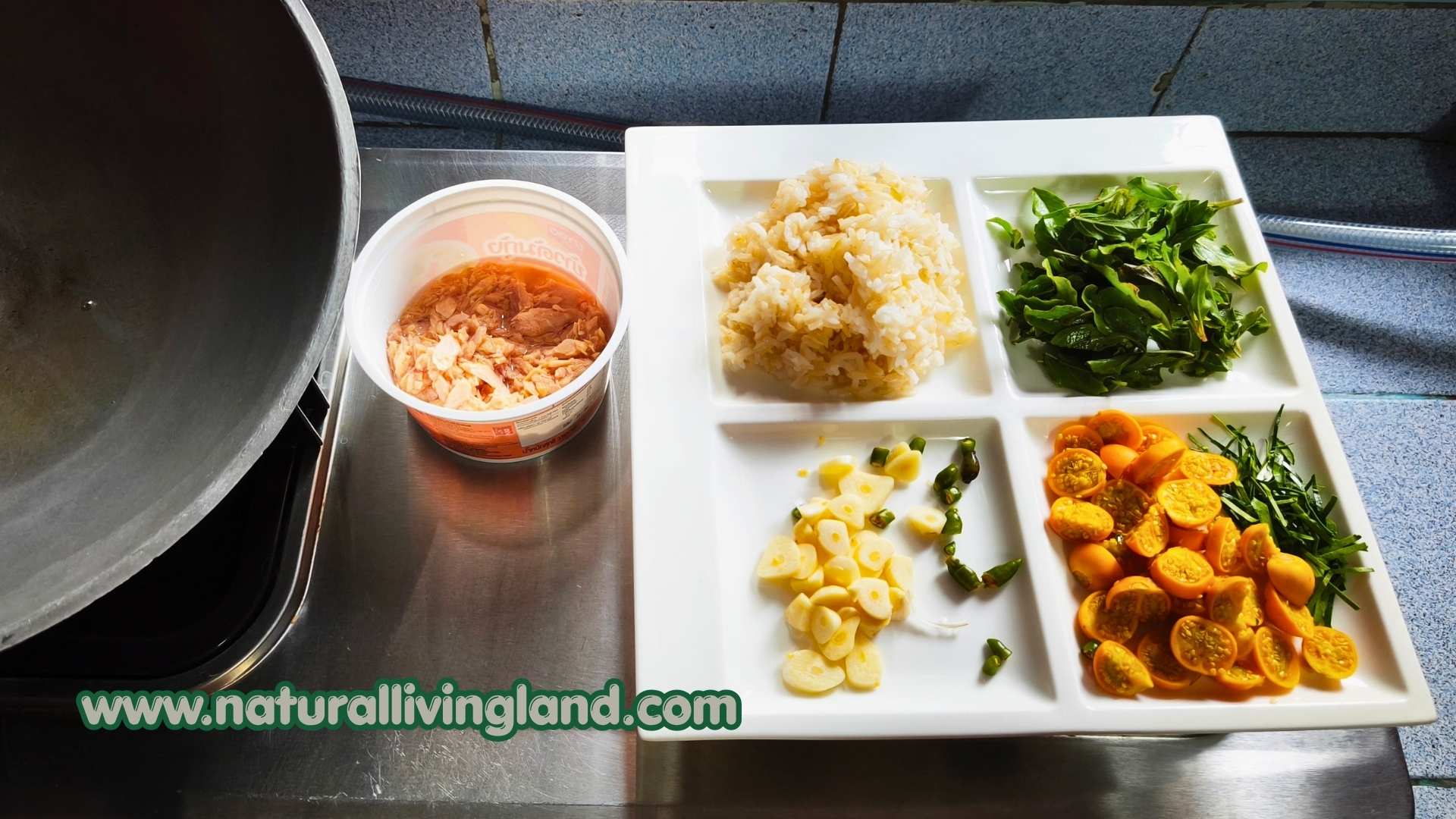 เตรียมเครื่องปรุง ทำข้าวผัดทูน่า