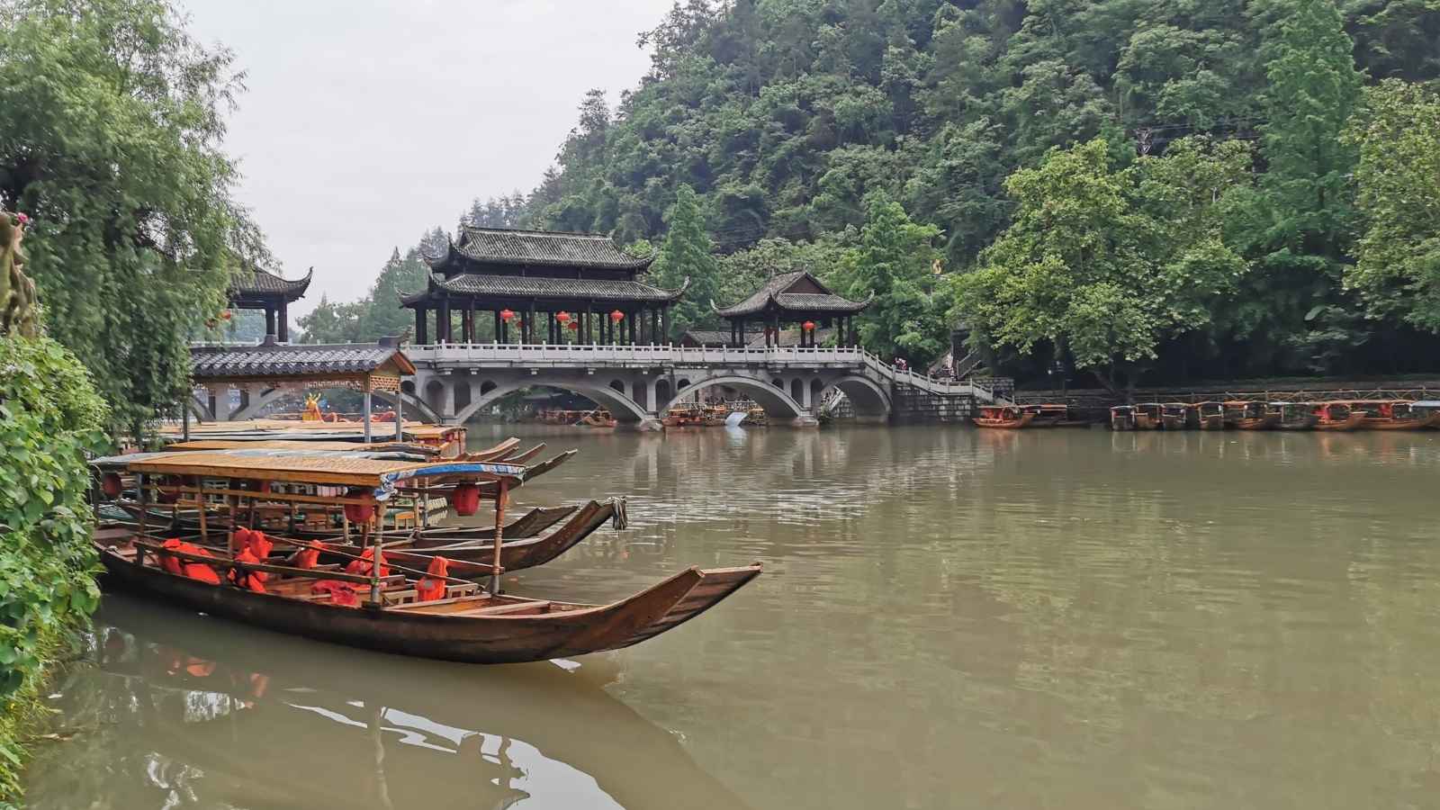เที่ยวเมืองเฟิ่งหวง
