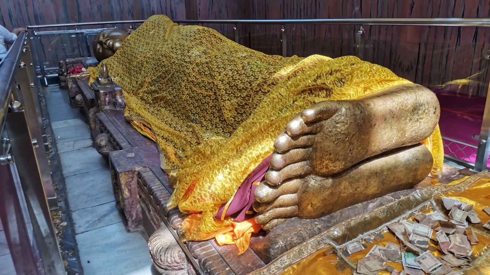 พระพุทธรูปปางปรินิพพาน